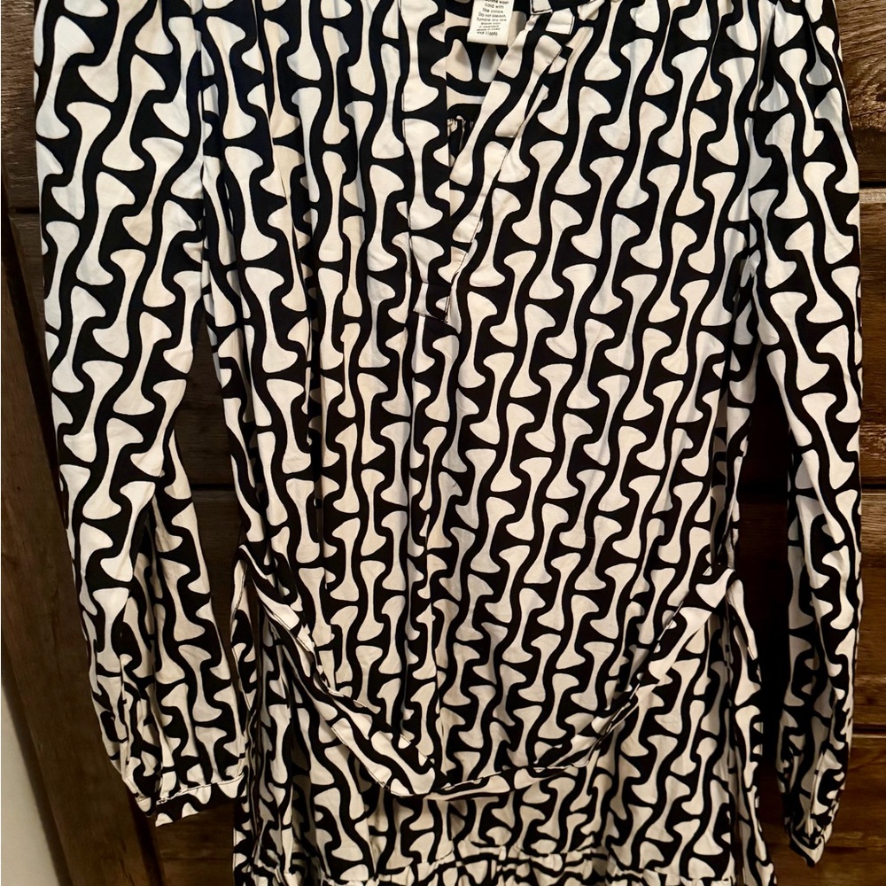 Jessica Simpson Black and White Geometric Dress